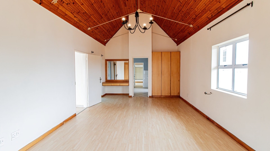 5 Bedroom Property for Sale in Myburgh Park Western Cape